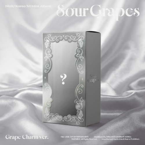 (9/26) preorder NiziU 1st Mini Ablum Sour Grapes (Grape Charm Ver.)